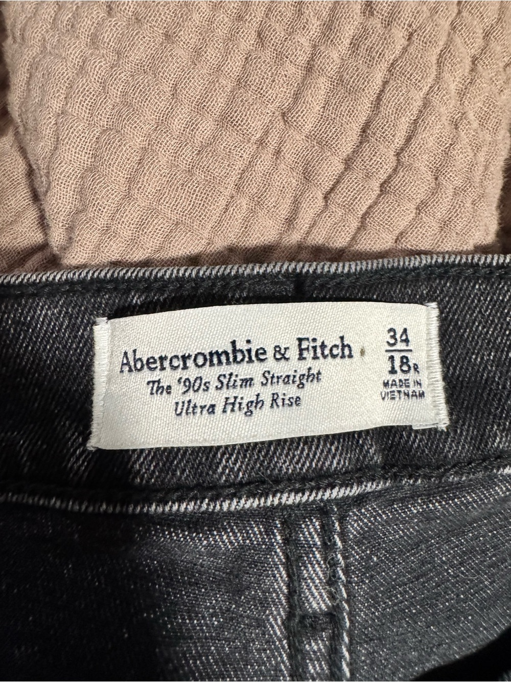 34/18R A&F slim straight jeans